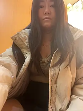 Molly-xiao online show from January 13, 2026, 10:41 am