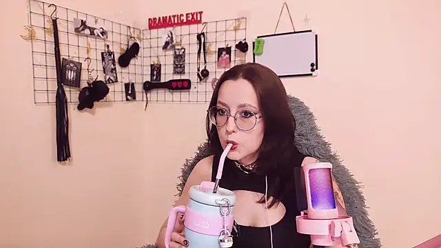 Snapshot of XXGoddessLXX chatting on February 4, 2026, 5:30 pm XXGoddessLXX online show from February 4, 2026, 5:30 pm