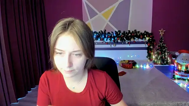 Snapshot of SerenityWild chatting on December 23, 2025, 6:34 am SerenityWild online show from December 23, 2025, 6:34 am