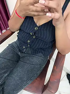 Snapshot of geetanjali_singh chatting on June 23, 2026, 4:05 pm geetanjali singh online show from June 23, 2026, 4:05 pm