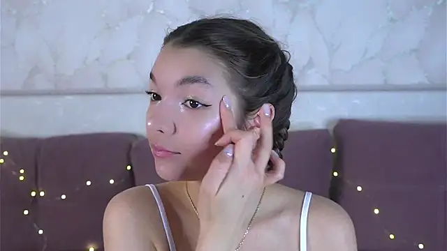 CorinnaSuttie online show from January 9, 2026, 1:23 am