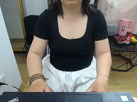 Coffee Milktea online show from May 11, 2026, 1:40 am