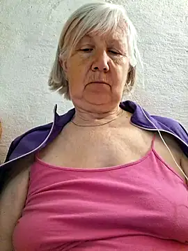 KlaudiaDarling online show from June 3, 2026, 2:07 pm