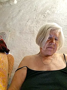 Snapshot of KlaudiaDarling chatting on June 23, 2026, 7:12 pm KlaudiaDarling online show from June 23, 2026, 7:12 pm