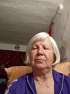 KlaudiaDarling online show from April 19, 2026, 6:21 pm