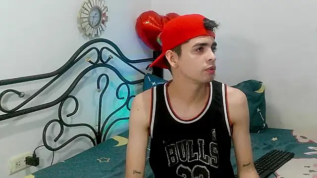 Snapshot of nico22love chatting on February 28, 2026, 12:32 am nico22love online show from February 28, 2026, 12:32 am