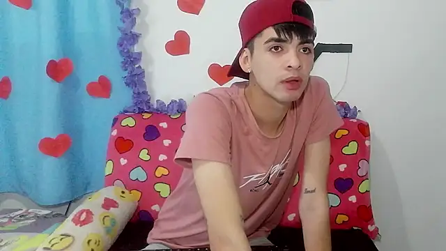 Snapshot of nico22love chatting on February 19, 2026, 4:37 pm nico22love online show from February 19, 2026, 4:37 pm