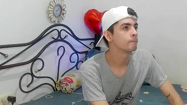 Snapshot of nico22love chatting on March 1, 2026, 6:08 pm nico22love online show from March 1, 2026, 6:08 pm