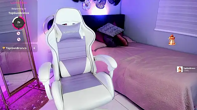 luna celeeste  online show from March 15, 2026, 5:42 pm