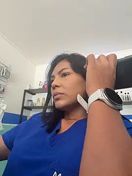 Sarah Hinata online show from January 17, 2026, 1:37 pm