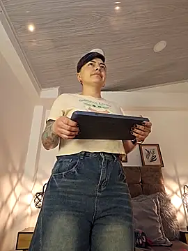 kat paradise online show from April 22, 2026, 11:39 am