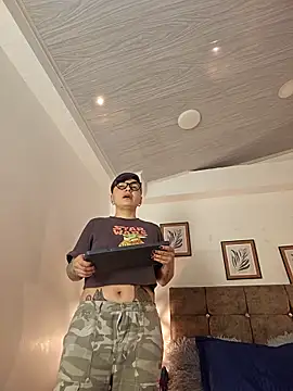 kat paradise online show from April 19, 2026, 11:33 am