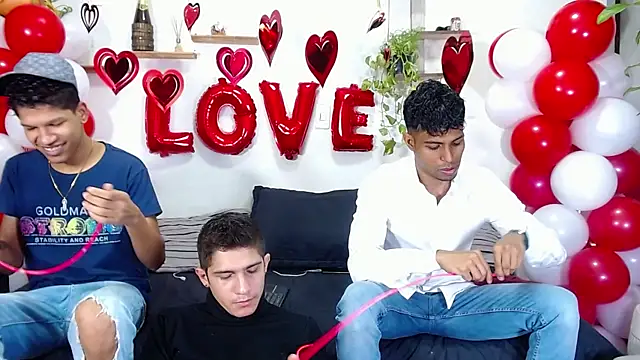 Interracial Snow Bunny online show from February 14, 2026, 11:27 pm