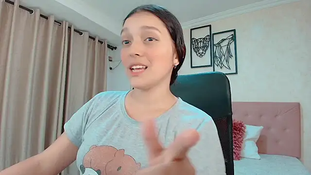 Snapshot of littlemolly_walcott chatting on June 25, 2026, 8:25 pm littlemolly walcott online show from June 25, 2026, 8:25 pm