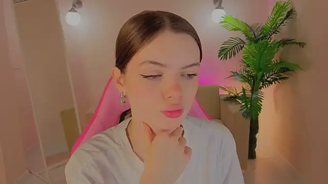 Ellya me online show from February 9, 2026, 1:14 am