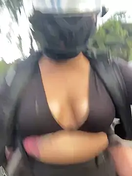 Snapshot of Scarlet_auraa chatting on February 18, 2026, 10:28 pm Scarlet auraa online show from February 18, 2026, 10:28 pm