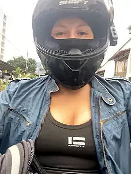 Snapshot of Scarlet_auraa chatting on January 12, 2026, 7:09 pm Scarlet auraa online show from January 12, 2026, 7:09 pm