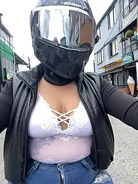 Snapshot of Scarlet_auraa chatting on February 5, 2026, 7:32 pm Scarlet auraa online show from February 5, 2026, 7:32 pm