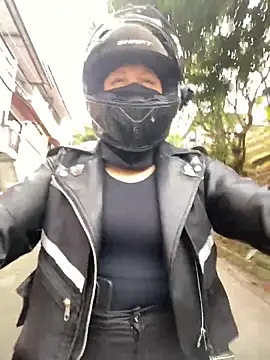 Scarlet auraa online show from March 27, 2026, 8:43 pm