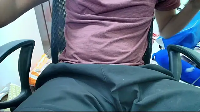 Snapshot of KneelForAlpha chatting on March 2, 2026, 1:40 pm KneelForAlpha online show from March 2, 2026, 1:40 pm