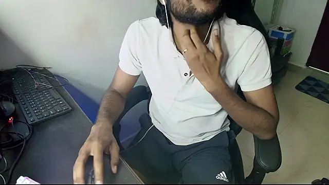 Snapshot of KneelForAlpha chatting on February 26, 2026, 2:17 pm KneelForAlpha online show from February 26, 2026, 2:17 pm