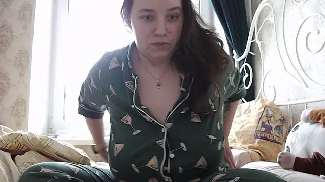 AmazingAllice online show from February 7, 2026, 1:19 pm