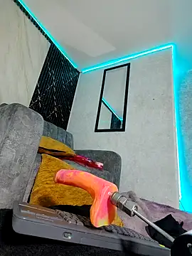 Isis Hot   online show from April 19, 2026, 6:10 pm