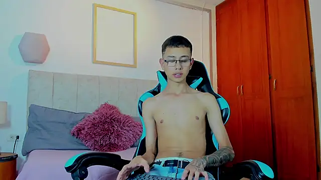 asher lux online show from March 31, 2026, 10:01 pm