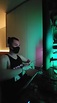 OnlyHand9x online show from April 9, 2026, 4:57 pm