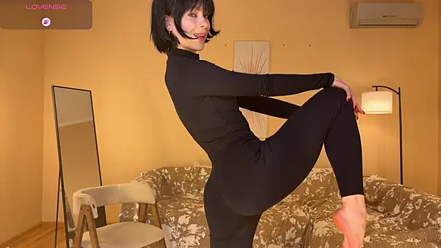 E1ara online show from April 5, 2026, 11:28 am