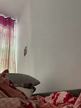 Faded pink online show from February 4, 2026, 1:22 am