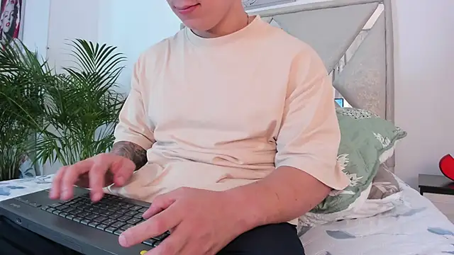 Liam saint online show from March 25, 2026, 12:15 pm