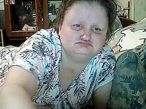 nataly4560 online show from April 21, 2026, 9:10 pm