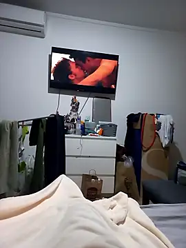 Snapshot of Henrytsuzuki chatting on January 11, 2026, 2:29 am Henrytsuzuki online show from January 11, 2026, 2:29 am
