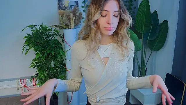 BrianneMallory online show from February 10, 2026, 6:12 am