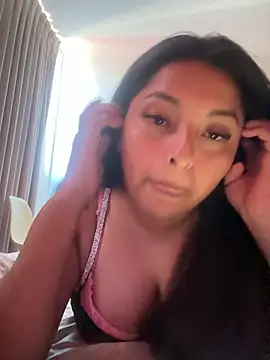 luna019971 online show from February 18, 2026, 4:25 pm