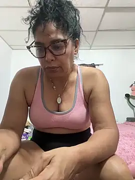 Flabia Roses online show from January 8, 2026, 1:22 am