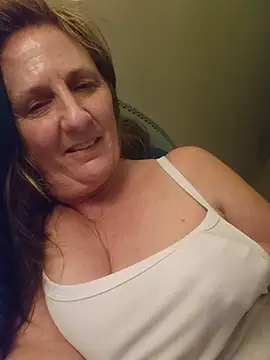 HotAzMilf online show from February 18, 2026, 9:28 am