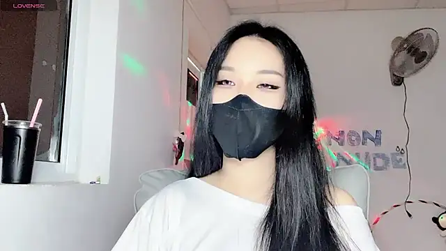 Tieu-May online show from July 27, 2026, 6:42 am