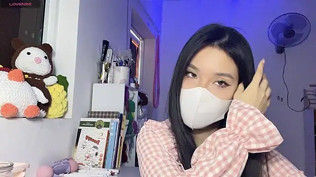 Tieu-May online show from April 15, 2026, 8:53 am