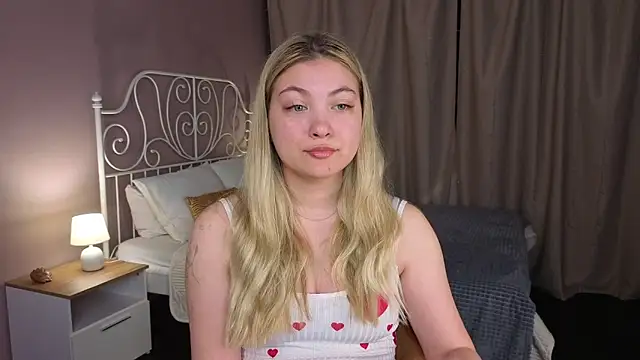 Angel  Grace online show from May 18, 2026, 12:11 am