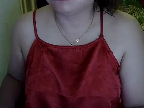 Snapshot of Sarah_no_land chatting on July 1, 2026, 2:50 pm Sarah no land online show from July 1, 2026, 2:50 pm