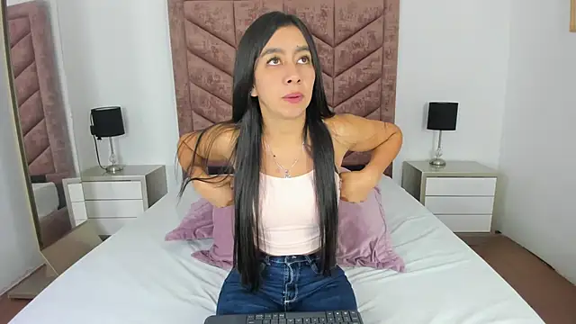 Zara Cardona online show from January 12, 2026, 12:01 pm