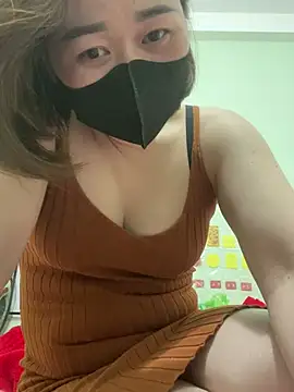 Quyenhot18 online show from January 18, 2026, 2:31 pm