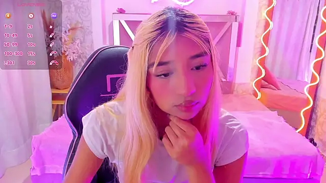 IRINA TAY1 online show from April 22, 2026, 3:24 am