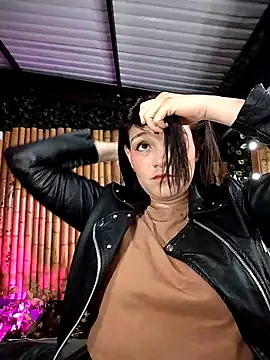 Astrid williams online show from April 21, 2026, 1:53 am