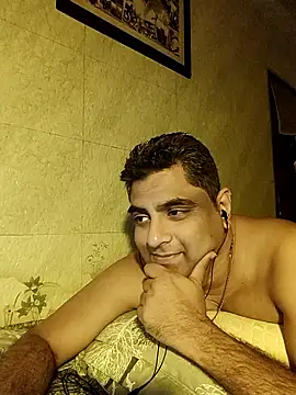 Snapshot of hardnhornybull chatting on January 13, 2026, 9:52 pm hardnhornybull online show from January 13, 2026, 9:52 pm