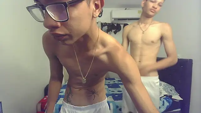 pocket loversxxx online show from March 30, 2026, 10:44 pm