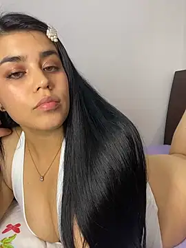 Snapshot of sophyy_white chatting on July 6, 2026, 5:14 am sophyy white online show from July 6, 2026, 5:14 am