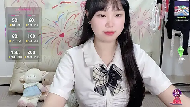 xiaoguai99 online show from June 14, 2026, 11:33 am